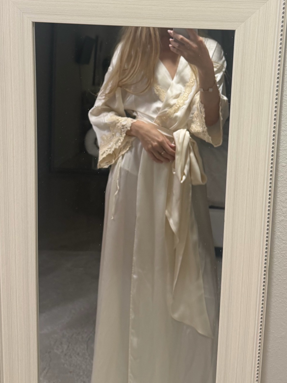 La Perla Cream Silk Robe with Frastaglio lace Trim